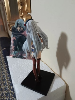 Figura anime 24cm aprox. Adornos y decoración.