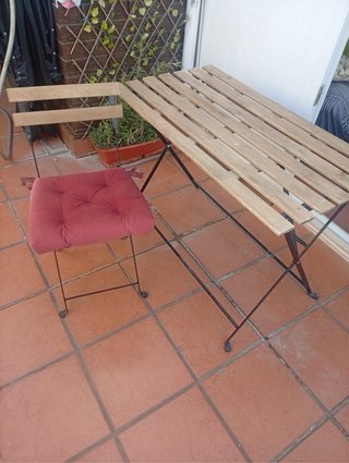 Conjunto mesa y sillas madera y metal
