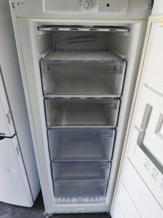 Congelador vertical blanco