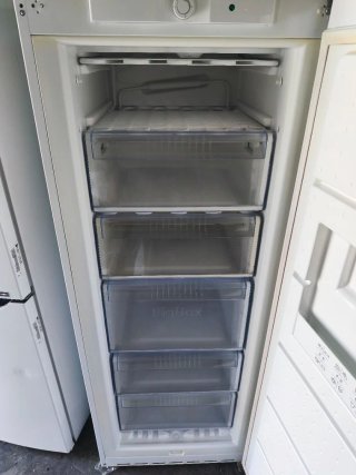 Congelador vertical blanco
