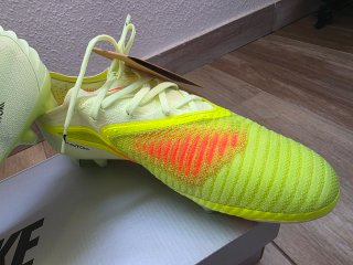 Botas Futbol Nike Phantom 6 Low Elite FG