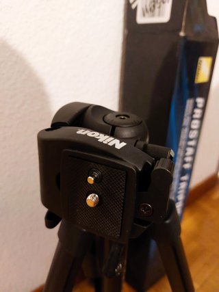 Trípode Nikon Prostaff - Nuevo en caja original