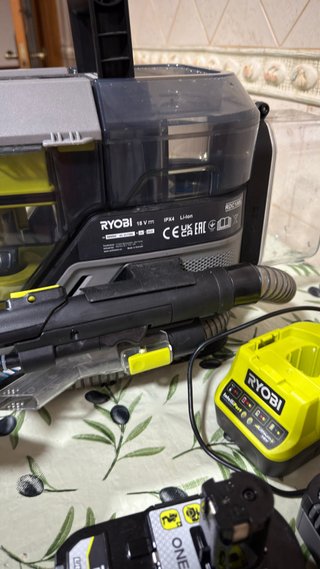 Limpia tapicerias ryobi