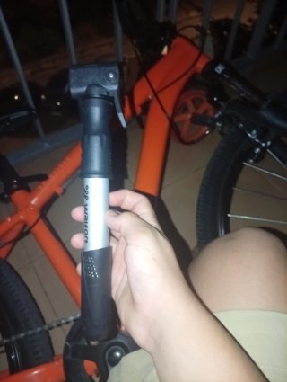 Bomba de aire portátil para bicicleta