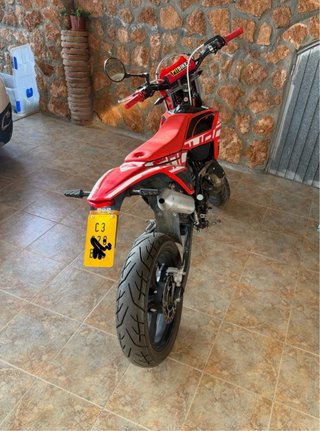 Beta RR 50 Enduro/Motard ( 2023 ) Roja impecable.