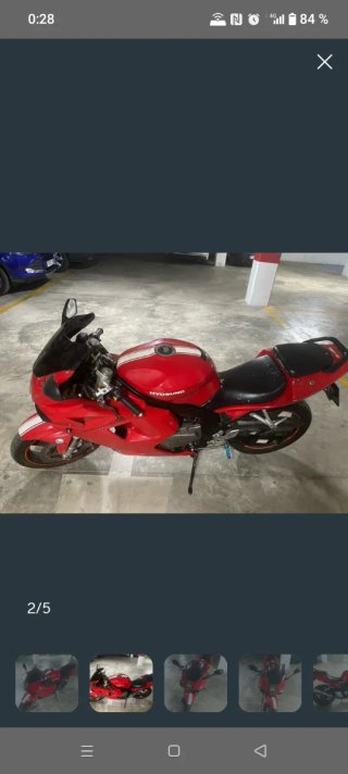 Hyosung Moto Deportiva Roja