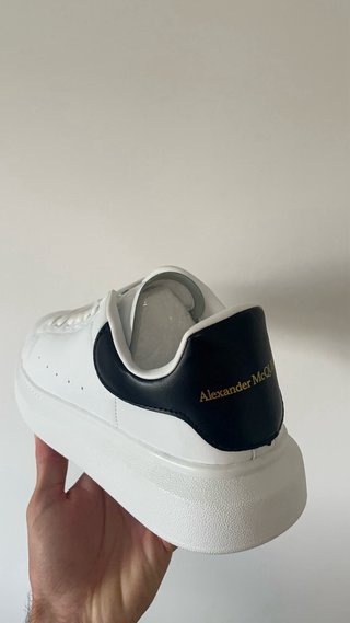 Alexander McQueen Talla 42
