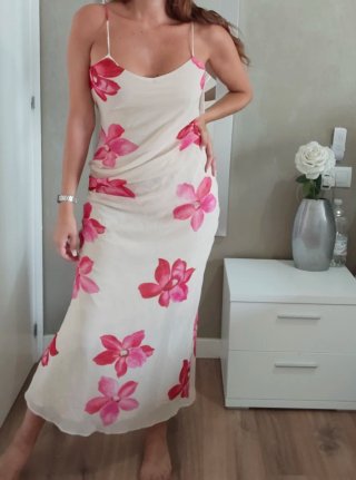 Vestido largo floral beige y rosa