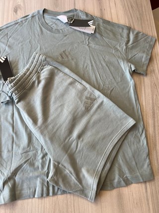Conjunto Adidas T-shirt y Short Oversize L
