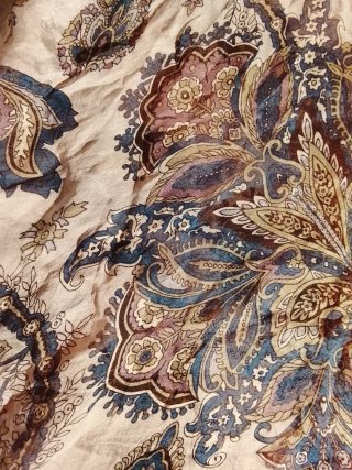 Blusa fina estampada manga acampanada