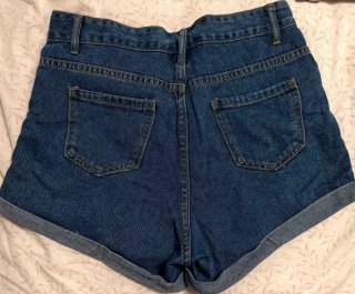 Shorts vaqueros con margaritas