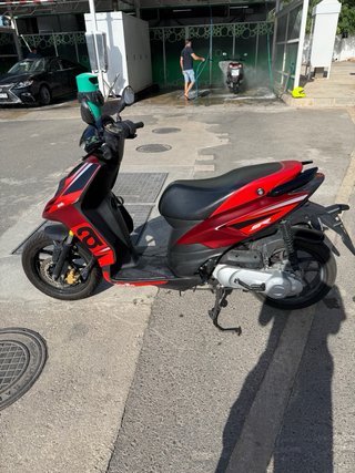 Aprilia 49cc - SR 50 MOTARD