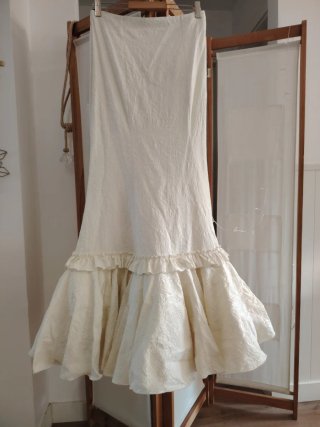 Falda flamenca blanca con volantes
