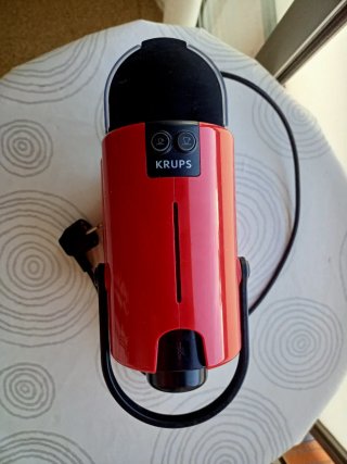 Cafetera Nespresso Krups Roja