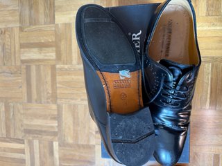 Zapatos de vestir Andrea Chen negros