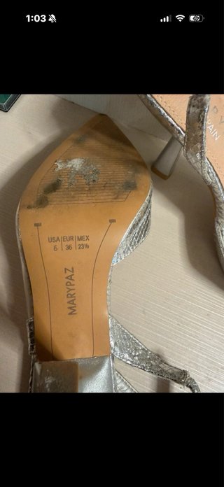 Zapatos Mary Paz plateados talla 36