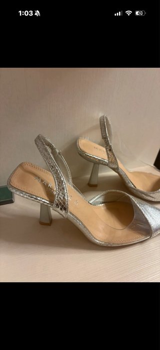 Zapatos Mary Paz plateados talla 36
