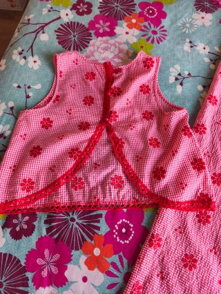 Conjunto verano flores rosa y rojo