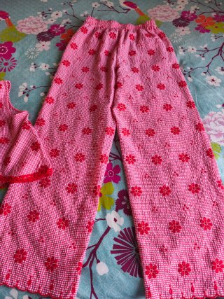 Conjunto verano flores rosa y rojo