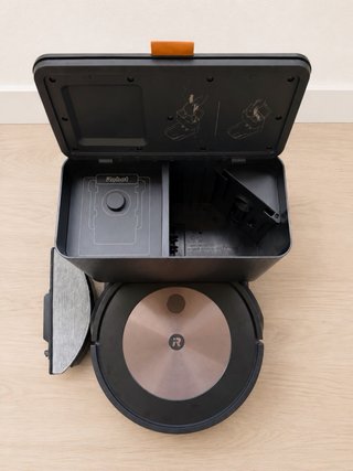 iRobot Roomba j5+ con Base Autovaciado