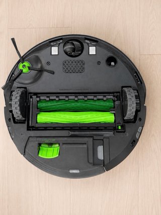 iRobot Roomba j5+ con Base Autovaciado