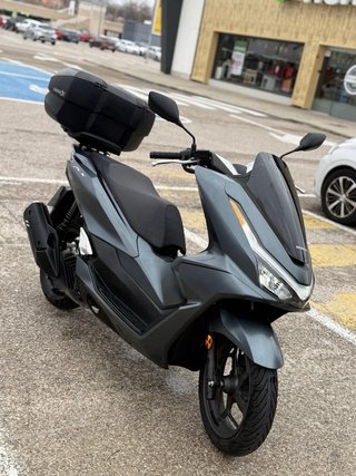 Honda PCX 125cc Negra/Gris