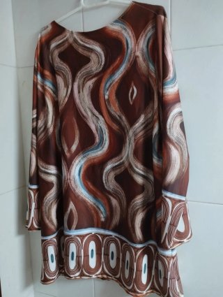 Preciosa blusa estampada para mujer