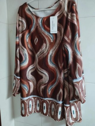 Preciosa blusa estampada para mujer