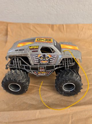 Coche teledirigido Monster Jam New Bright