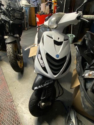 Piaggio Zip SP agua