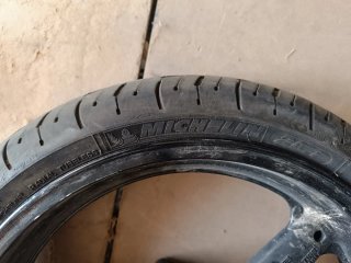 Juego de Llantas 17" Michelin Pilot Road