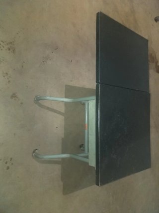 Mesa  máquina de   escribir y manuales
