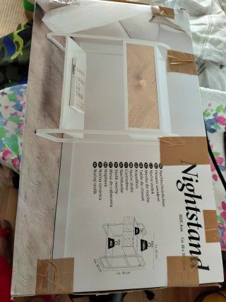 Comodino con cassetto e mensola