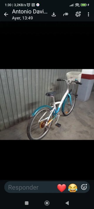 Bicicleta antigua para arreglar