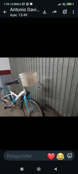 Bicicleta antigua para arreglar