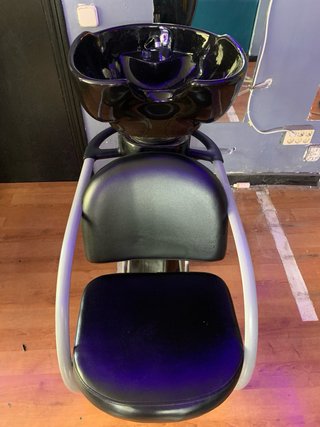 Silla de peluquería negra