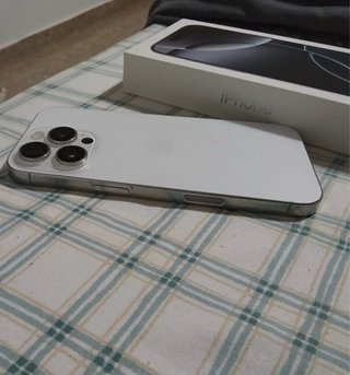 iPhone 16 Pro 128GB Blanco Titanio