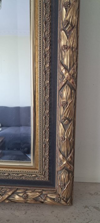 Espejo Clásico Dorado Ornamentado 126x76 cm