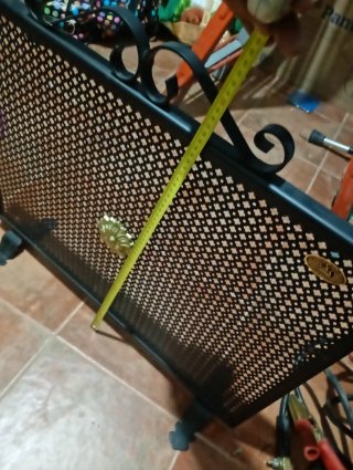 Pantalla protectora chimenea negra