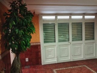 Puerta Aluminio Cristal 3 Posiciones para Abrir.
