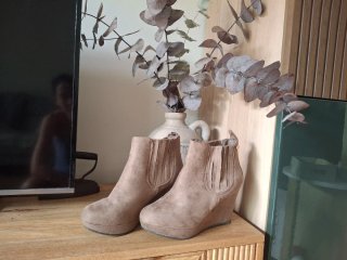Botines cuña beige/marrón