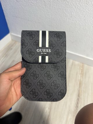 Riñonera Guess Negra y Gris