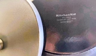 Pentola KitchenAid in ghisa 5,6L con coperchio 30cm