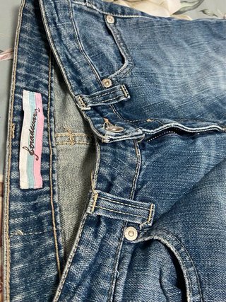 Pantalón vaquero tiro bajo estilo 2000s