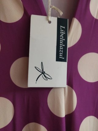 Precioso vestido largo con lunares blancos