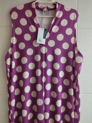 Precioso vestido largo con lunares blancos