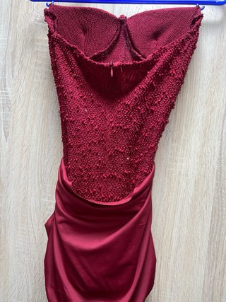 Vestido rojo elegante strapless