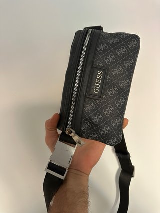 Riñonera Guess Saffiano Negra