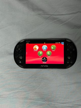 PS Vita Sony Negra + 6 Juegos