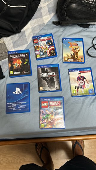 PS Vita Sony Negra + 6 Juegos